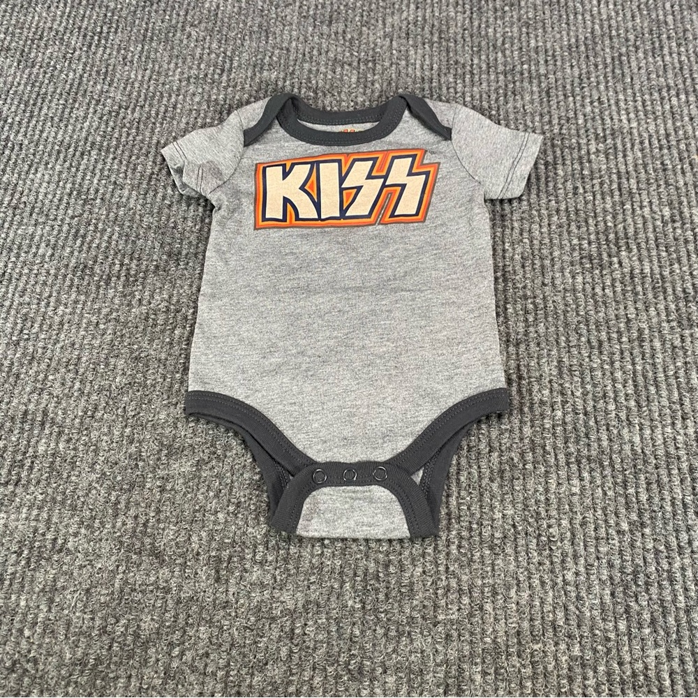 Kiss Baby Onesie Size 0-3 Months